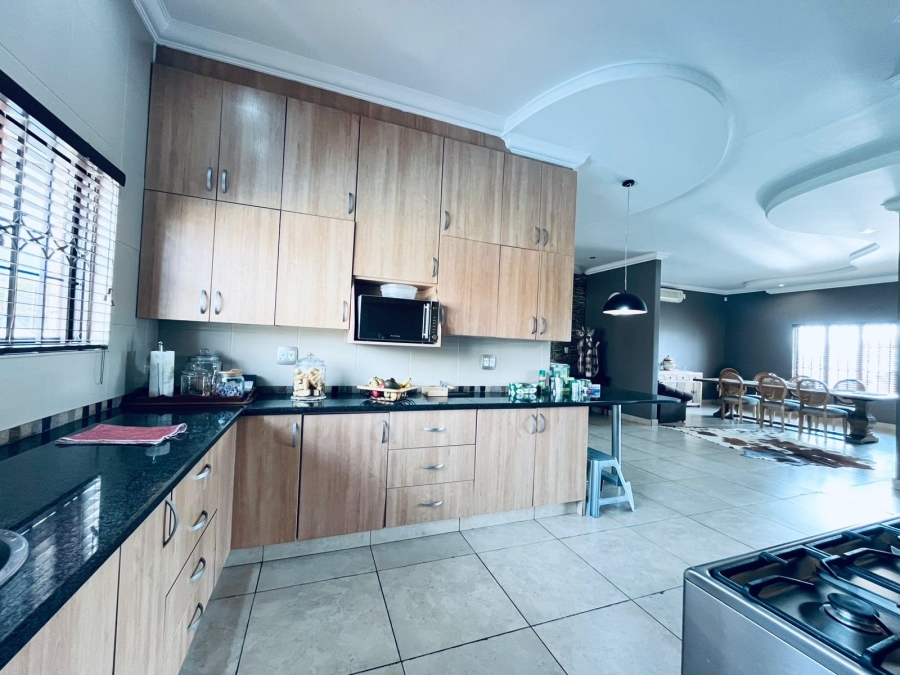 3 Bedroom Property for Sale in Safari Gardens North West